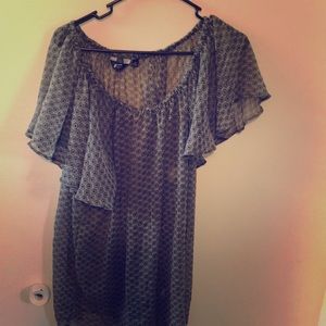 Gray sheer blouse or coverup!🌪